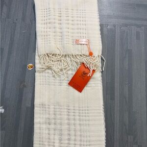 King Deer women’s white waffle weave cashmere Scarf